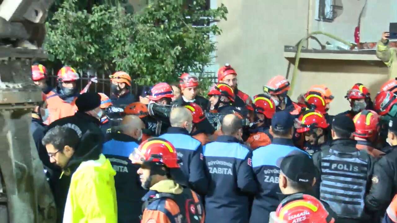Enkaz altındaki son kişi çıkarıldı! Ölü sayısı 5’e yükseldi 11